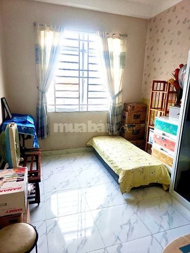 Nhà 1 trệt 2 lầu đúc hẻm xe hơi vài mét.nhà bè