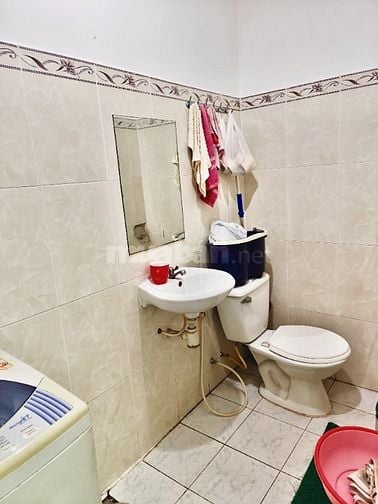 Nhà 1 trệt 2 lầu đúc hẻm xe hơi vài mét.nhà bè