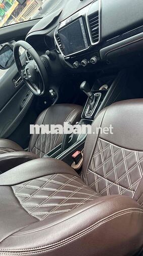 Kia Carnival 1.6 Turbo Hybrid Signature , 2.300 km