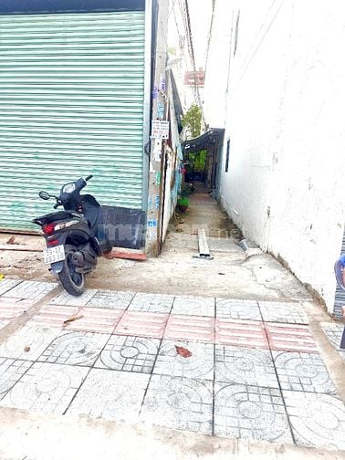Nhà 1 trệt 2 lầu đúc hẻm xe hơi vài mét.nhà bè
