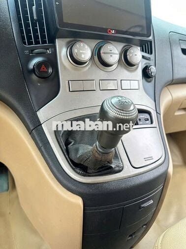 Hyundai  Starex 9 chỗ 2010  - 10999 km