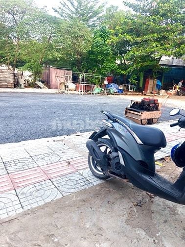 Nhà 1 trệt 2 lầu đúc hẻm xe hơi vài mét.nhà bè
