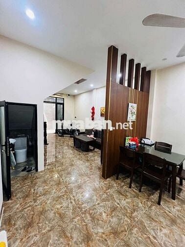 Bán gấp ! Phố Hào Nam, nhà dân xây 45/52m2 * 5 tầng*6 PN, an sinh đỉnh