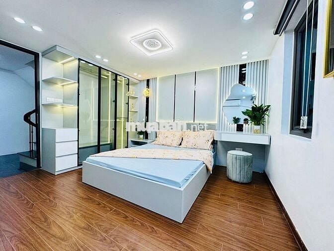 Bán nhà Cầu Giấy, chỉ 3p ra phố, ba gác đỗ cửa nhà, kinh doanh 36m2*5T