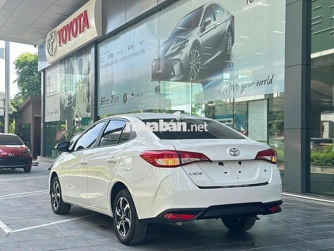 Toyota Vios 2024 1.5E CVT - 20000 km,BH tới 2027
