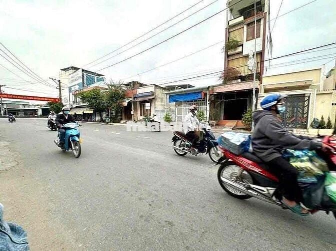 CƠ HỘI HIẾM CÓ ĐỂ SỞ HỮU NGỒI NHÀ C4,100m2 chỉ 790tr SHR- Bình Chánh