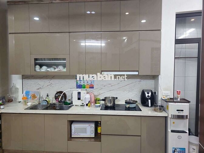 Phải nhanh ! Nhà phố Láng Hạ 20m ra phố, DT 38m2 * 5 tầng, MT 5.6m