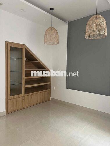 cho thuê dài hạn nhà 3 tầng mặt phố