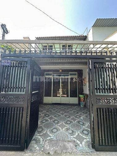 Chính chủ bán nhà đang cho thuê, gần chợ, gần trường học, rất an ninh.