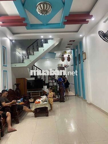 Bình Tân.BhhB Nhà 3 lầu giá 9,5  triệu.dt 80m đừờng số 8.