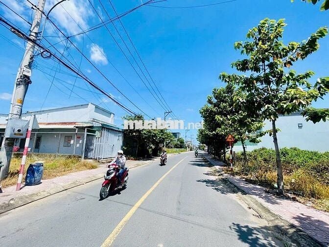Lô gốc 300m2 , thổ cư mặt tiền 8m giá NGỘP 1T2 ,Tân Phú Trung, Củ Chi