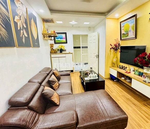 NHÀ ĐẸP 30m*5T THANG MÁY NỘI THẤT NHẬP KHẨU NGÕ CHẠY VÒNG QUANH