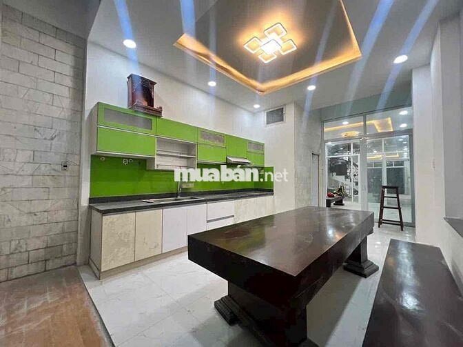 Chính chủ cần bán gấp 4 x 25m giá 12,tỷ TL 2 lầu ST đối diện công viên