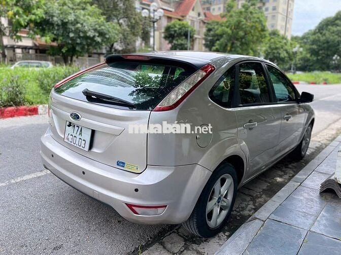 Ford Focus 2012 1.8 AT - 100000 km