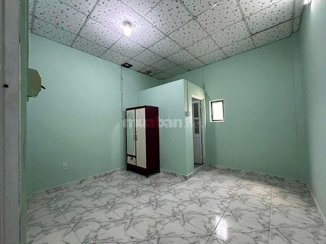 Chính chủ bán nhà đang cho thuê, gần chợ, gần trường học, rất an ninh.