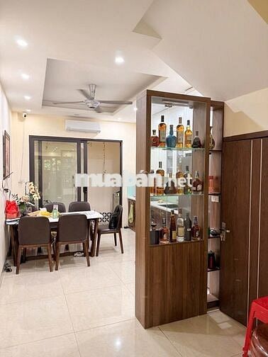 NHÀ ĐẸP OTO NGỦ TRONG 55M*4T NGÕ THÔNG BÀN CỜ SÁT SÂN VẬN ĐỘNG