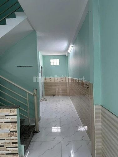 Chính chủ bán nhà đang cho thuê, gần chợ, gần trường học, rất an ninh.