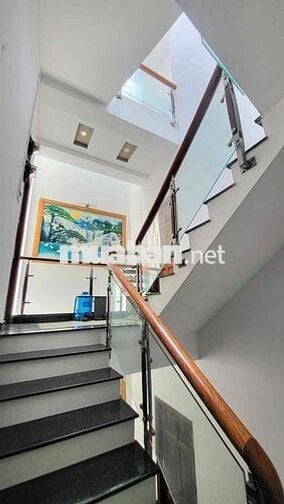 HẺM Ô TÔ THÔNG PHẠM VĂN CHIÊU, PHƯỜNG 14, GÒ VẤP, NHÀ ĐẸP 4TÀNG, RẼ