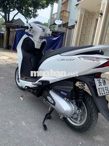 xe lăn bánh 500km. Mới tinh. Đầy đủ 2remote