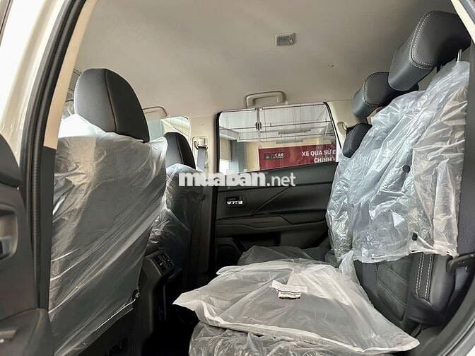 Mitsubishi Outlander 2024 2.0 CVT - 20 km