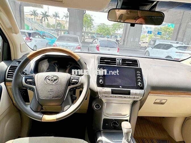 Toyota Land Cruiser Prado model 2022 ,có BHTV