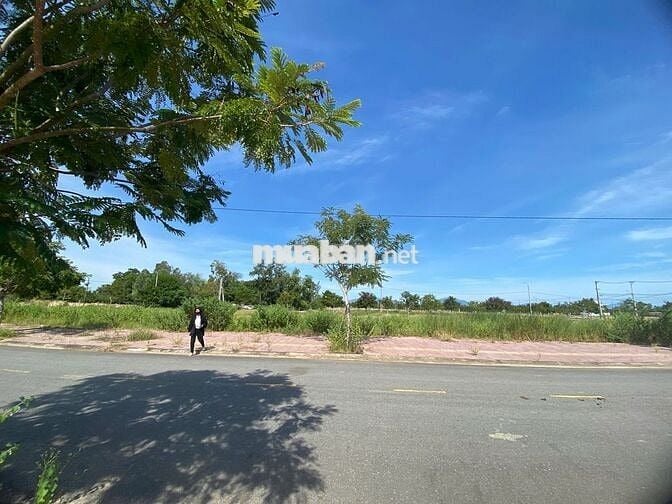 BÁN LÔ MẶT TIỀN 150m2 GIÁ 16,2m2, GẦN CHỢ - NHÀ VĂN HÓA - CÔNG VIÊN