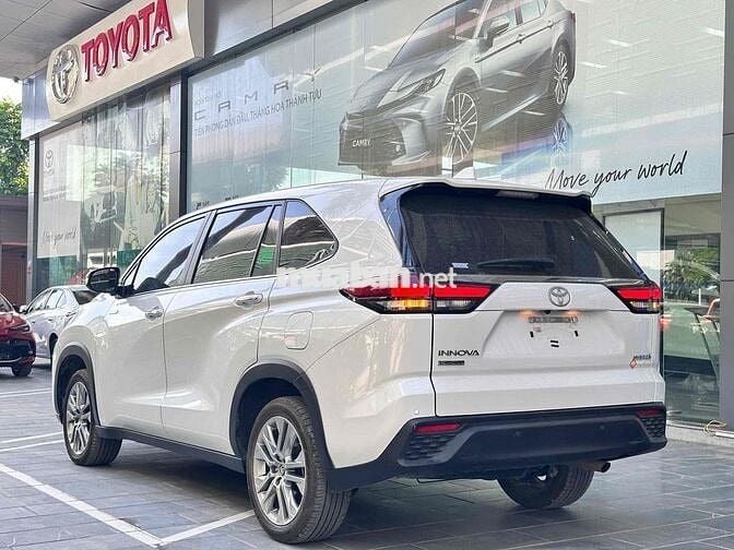 Toyota Innova Cross 2024 HEV - 25000 km siêu lướt