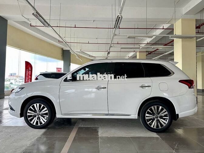 Mitsubishi Outlander 2024 2.0 CVT - 20 km