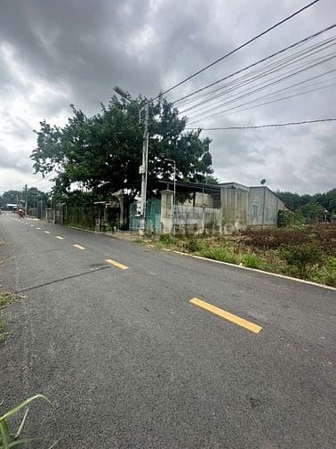 348m2 chỉ 420tr có sẵn 100m2(TC) kế bên trung tâm hành chính Phú Giáo