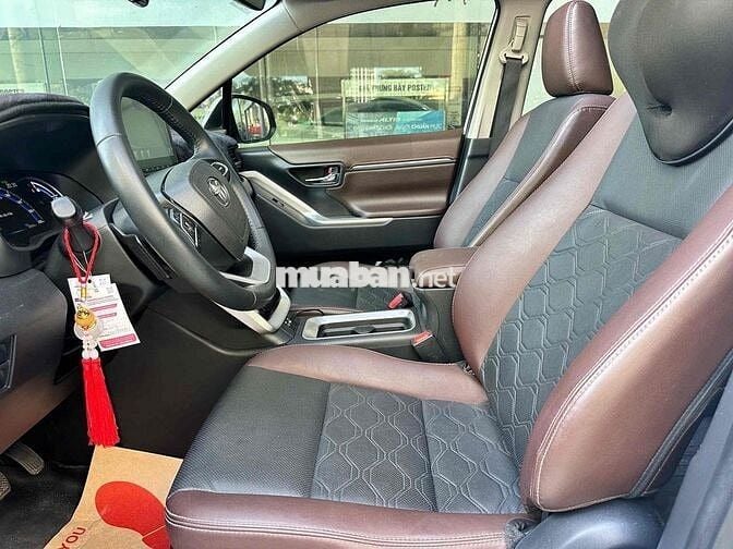 Toyota Innova Cross 2024 HEV - 25000 km siêu lướt