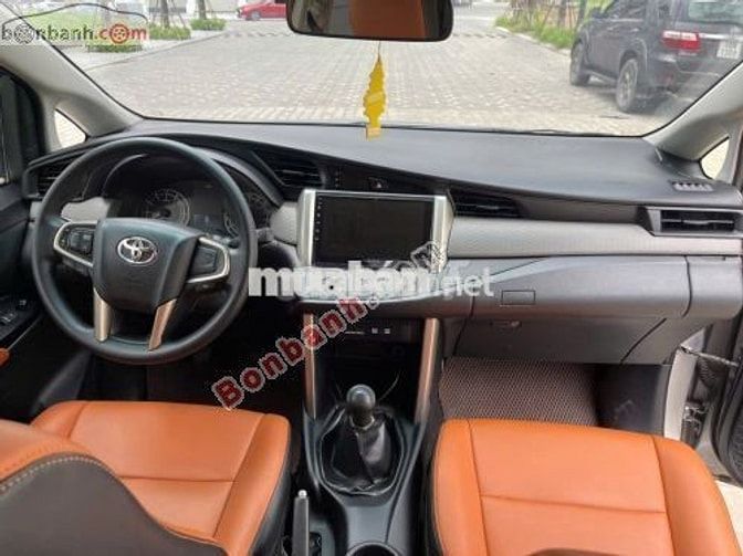 Toyota Innova 2.0E 2017