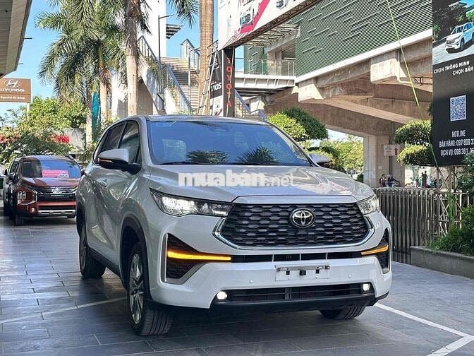 Toyota Innova Cross 2024 HEV - 25000 km siêu lướt