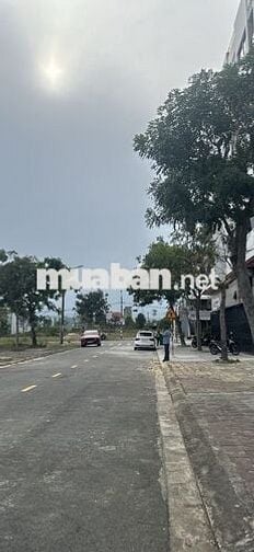 Tôi chủ đất khu đô thị số 3 giáp FPT, lô đất lớn giá rẻ với vị trí đẹp