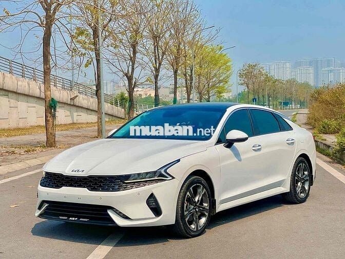 Kia K5 Luxury 2025 ưu đãi khủng 90tr