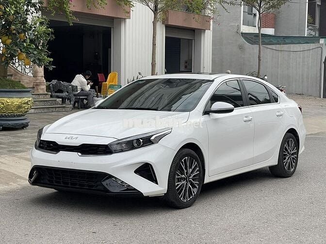 Kia K3 2022 1.6 Luxury màu trắng MỚI TINH