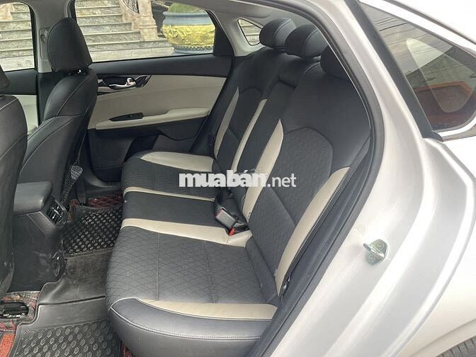 Kia K3 2022 1.6 Luxury màu trắng MỚI TINH
