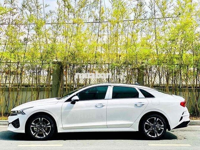 Kia K5 Luxury 2025 ưu đãi khủng 90tr