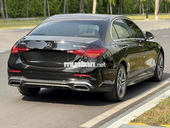 Mercedes Benz C Class 2022 C300 AMG -Bank 90%