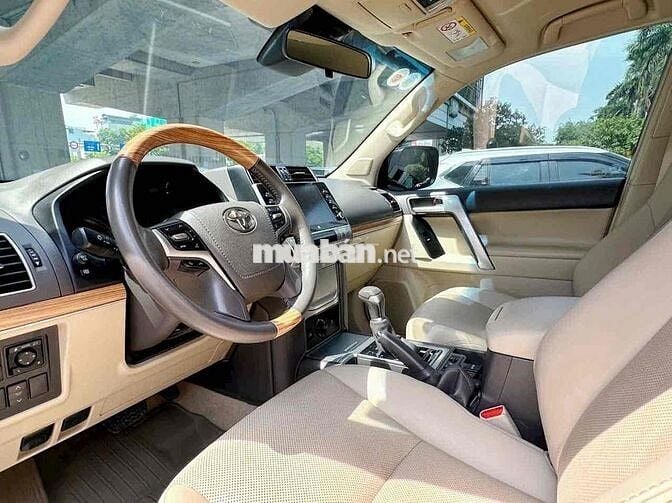 Toyota Land Cruiser Prado model 2022 ,có BHTV