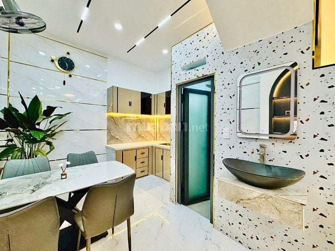 NHÀ NGAY TRUNG TÂM QUẬN 1 HẠ GIÁ CHỈ CÒN HƠN 5TỶ NGAY TRẦN ĐÌNH XU SHR