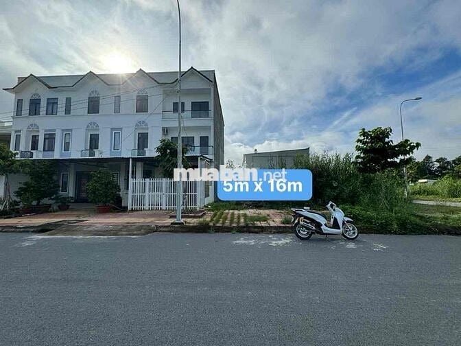 Bán nền đường A3 lộ 27m KDC PHÚ AN kế bên trường Học vị trí Sáng.