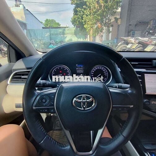 Bán xe gia đình oto camrry 2020 2.0G - 37147 km