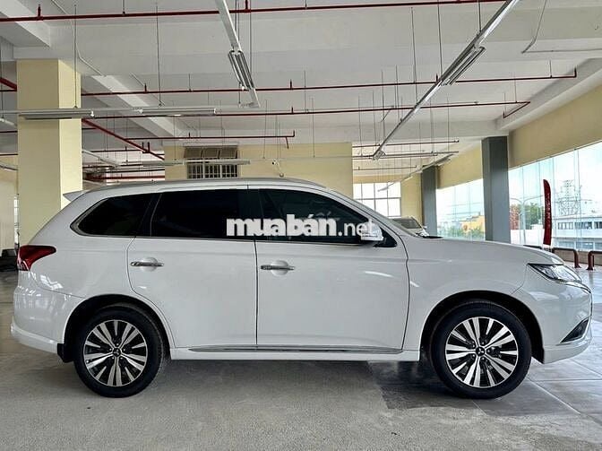Mitsubishi Outlander 2024 2.0 CVT - 20 km