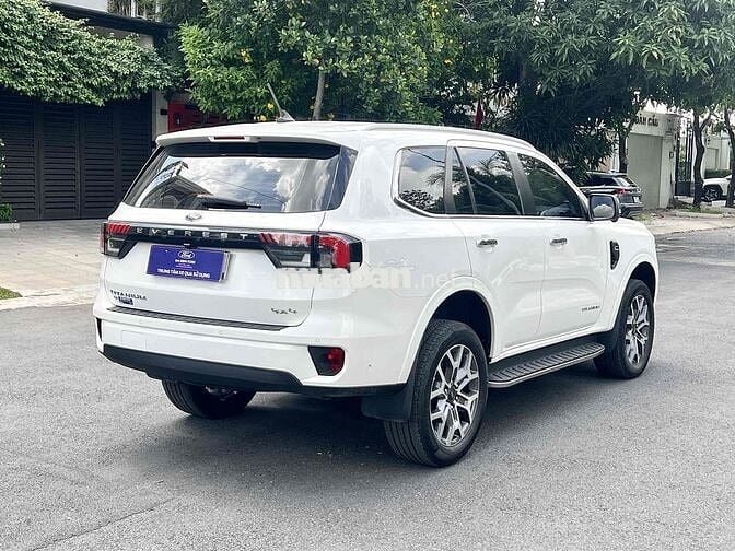 Everest Titanium 2022 4x4 Trắng - 29.000km
