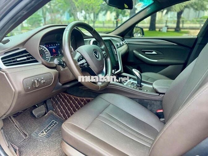 VinFast Lux A2.0 2019 - 30000 km