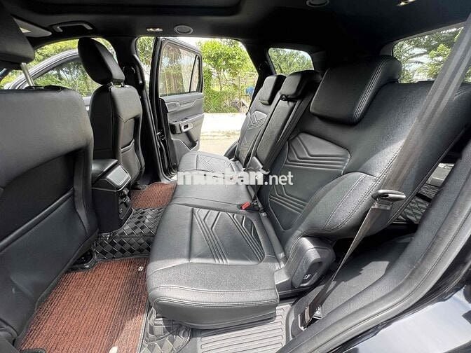 Everest Titanium 2023 - 62.000 km - chất xe đẹp