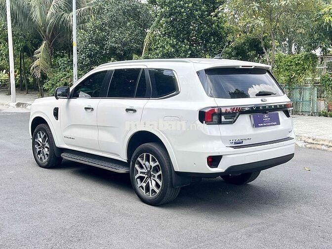 Everest Titanium 2022 4x4 Trắng - 29.000km
