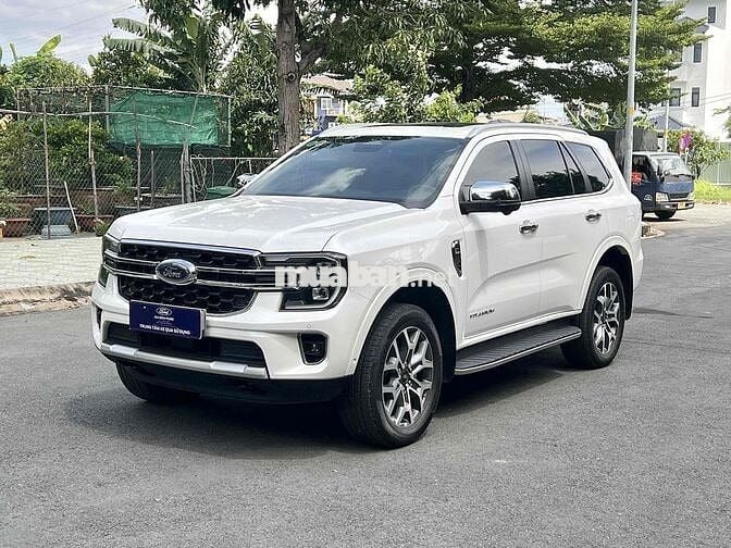 Everest Titanium 2022 4x4 Trắng - 29.000km