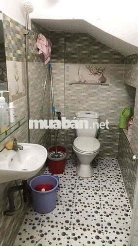 CHO THUÊ NHÀ NGUYÊN CĂN. DT 4x14M . 1 LẦU BTCT GIÁ 9 tr