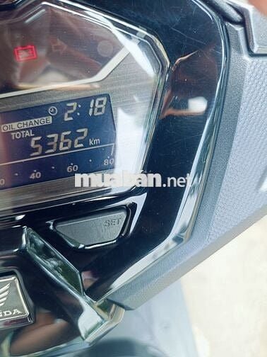 Xe gia đình đi giờ nhà trật nên bán